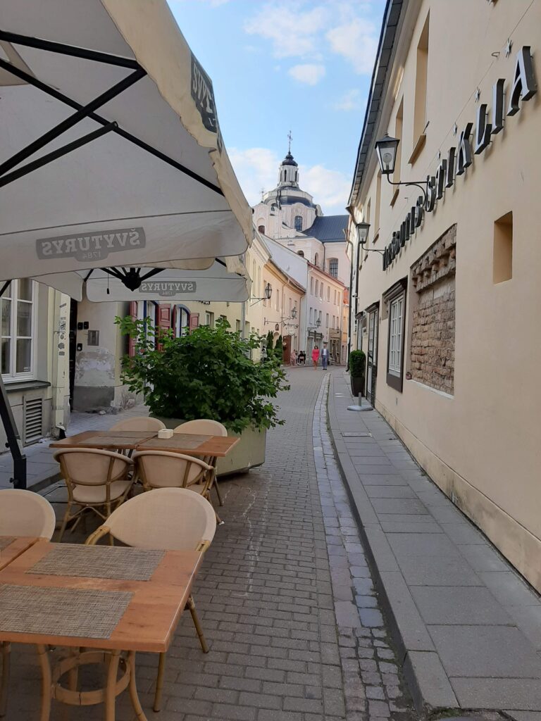 Wilno, dzielnica Szklana, widok na kościół św.Ducha