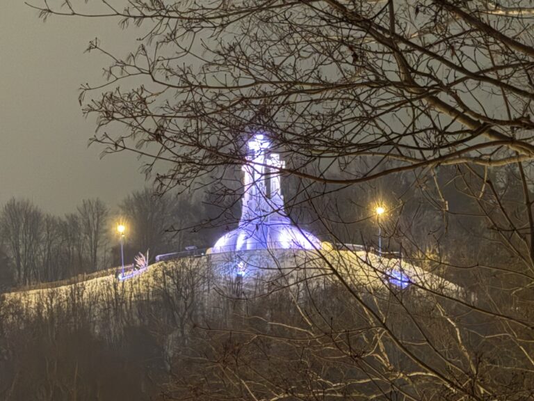 Pomnik Trzy Krzyże w Wilnie