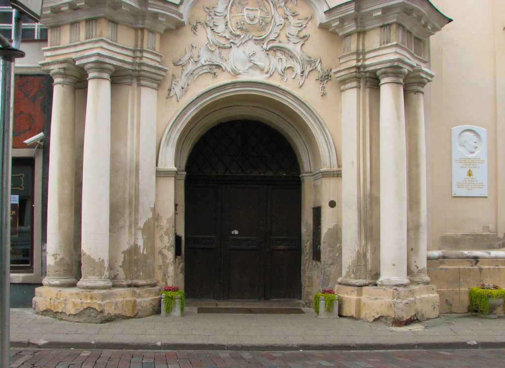Kościół św. Ducha, Wilno - wejście do kościoła