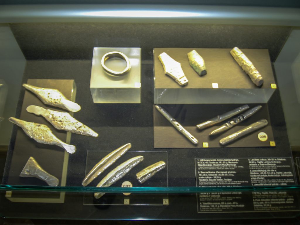 Ekspozycja w Muzeum pieniądza - Pieniądze IX - XV w.